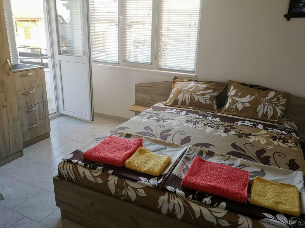 Guestrooms Stoyanovi Chernomorets Luaran gambar